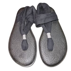 Sanuk Black Sandals with Toe Loop